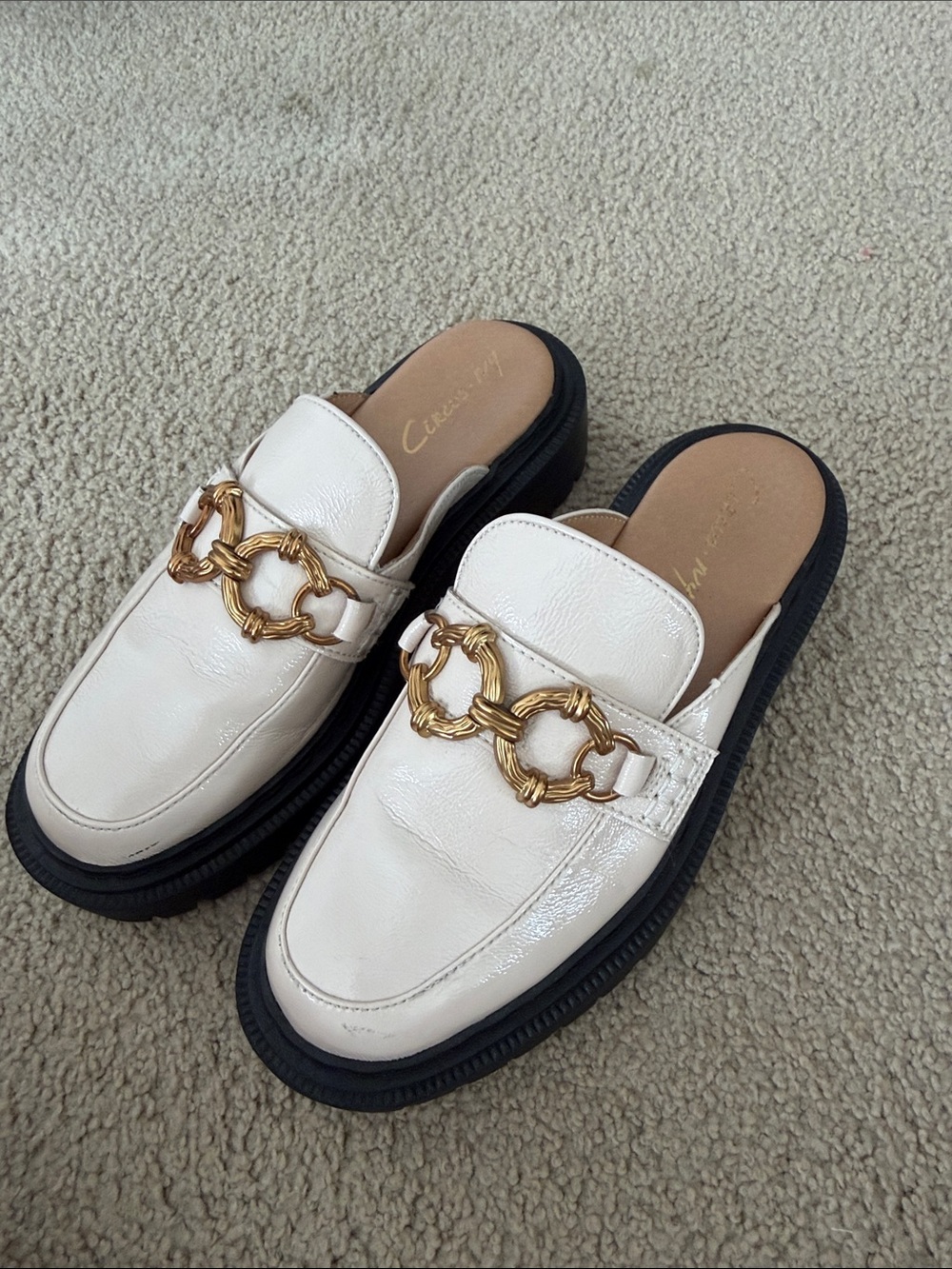 Circus by Sam Edelman Cream Patent Slip-On Mules with Gold Chain